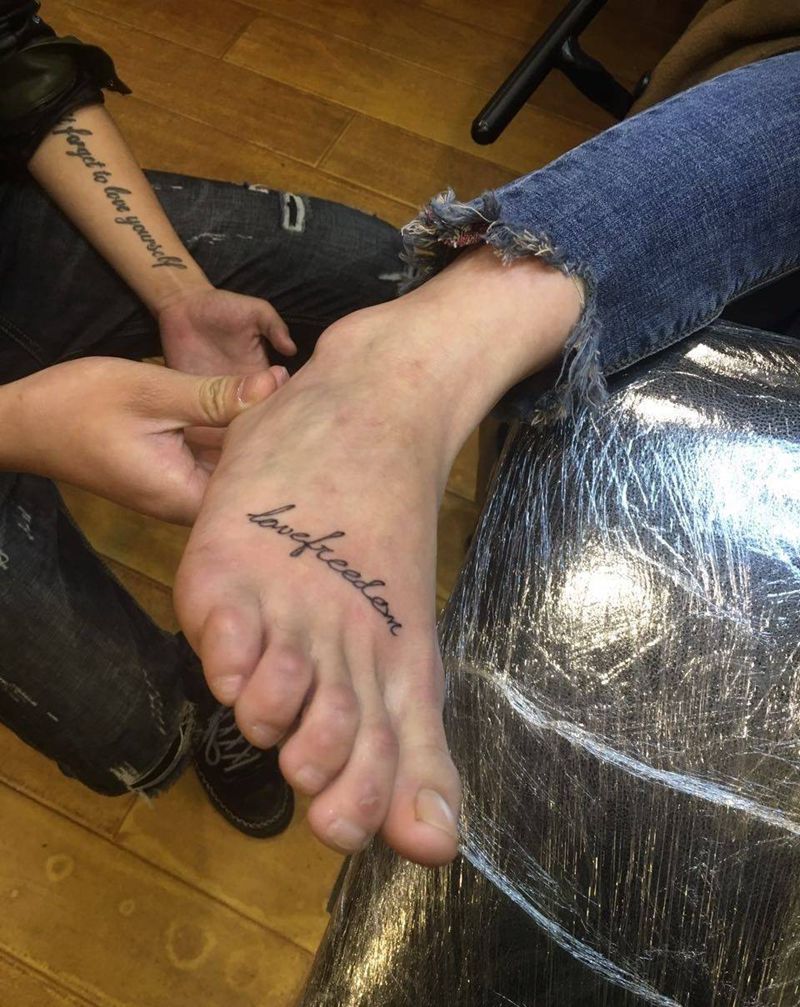 脚背英文纹身图片