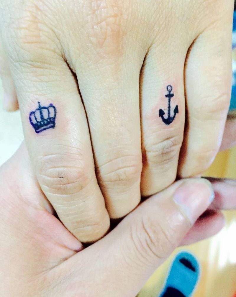 指尖的性感纹身图片