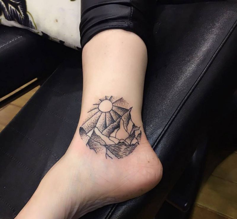 这个部位很有感觉!纹身图片_成品脚部清新几何纹身图案