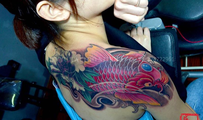 鲤鱼牡丹富贵图纹身图片