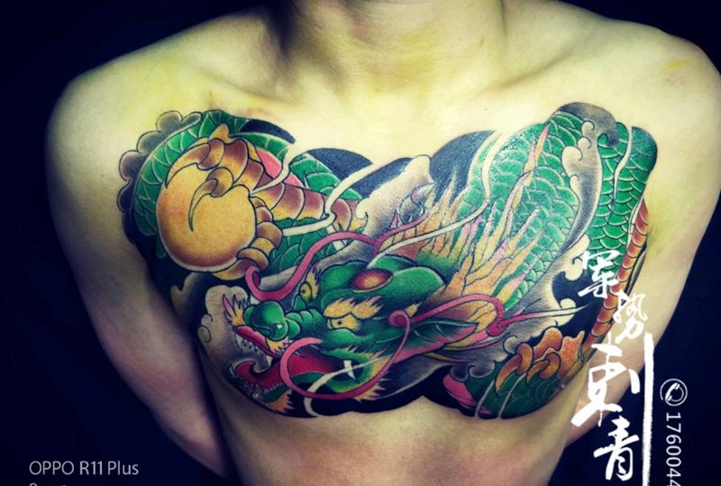 龙纹身图片_胸部纹身图案