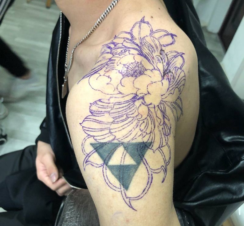 遮盖牡丹纹身图片