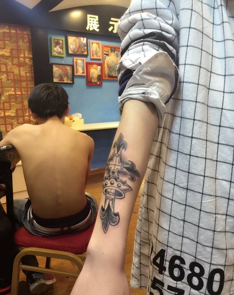 Scholl十字架纹身图片