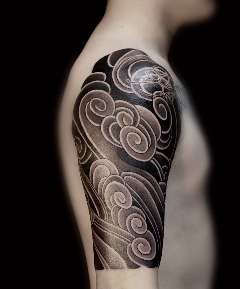 大臂云水 燕子纹身图片_手臂肩部新传统老传统云水燕子纹身图案