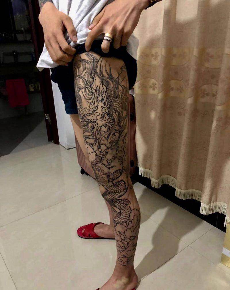 花腿线条纹身图片