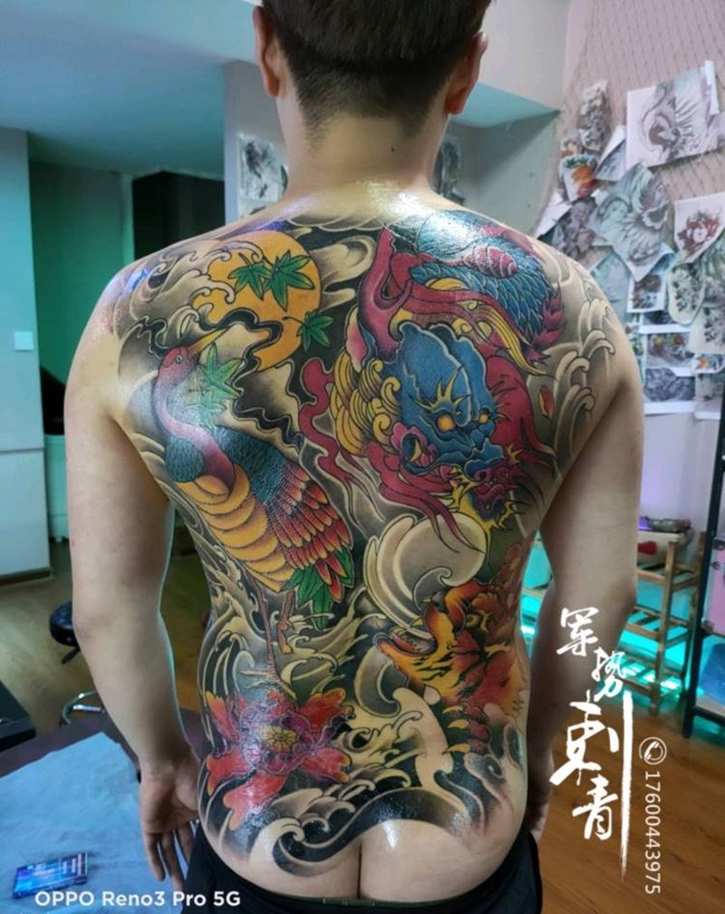 满背纹身图片_背部纹身图案