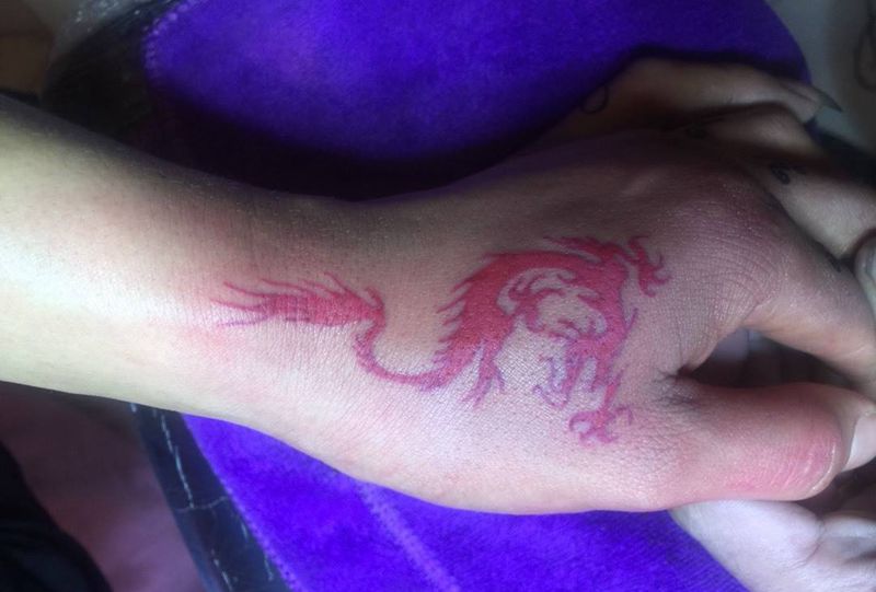 图腾龙纹身图片