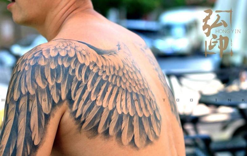 翅膀纹身图片
