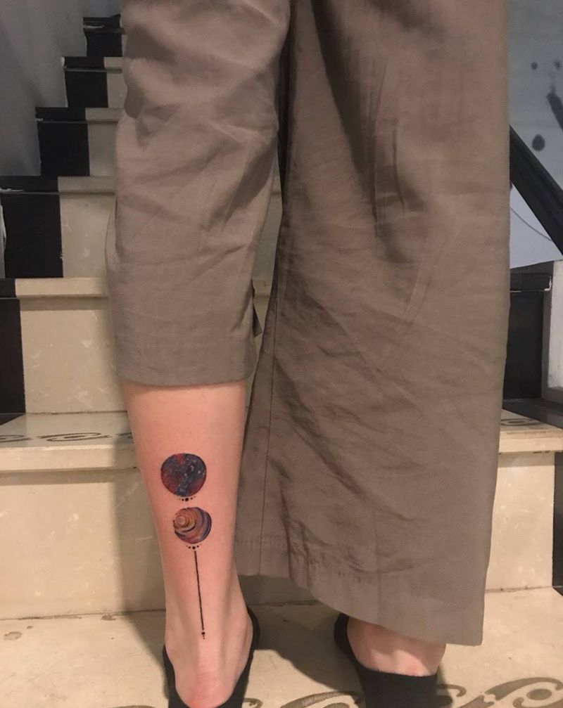 脚踝星球纹身图片