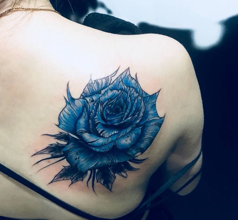 蓝玫瑰纹身图片