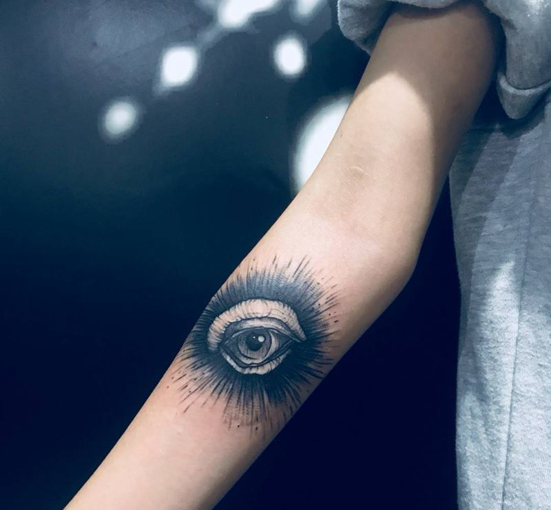 眼睛纹身图片