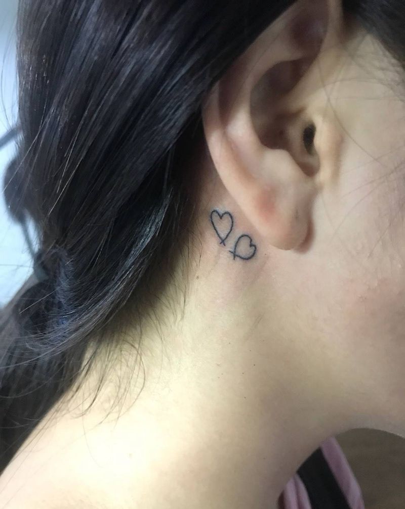 耳后爱心纹身图片