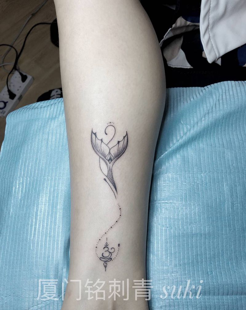 小清新纹身图片_腿部几何点刺纹身图案