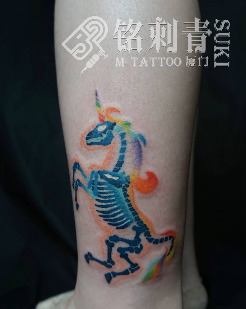 独角兽纹身图片_腿部Old School水彩原创定做纹身图案
