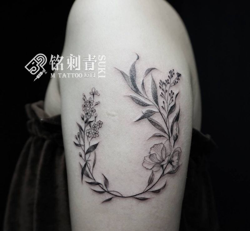 小清新素花纹身图片_手臂点刺素花纹身图案