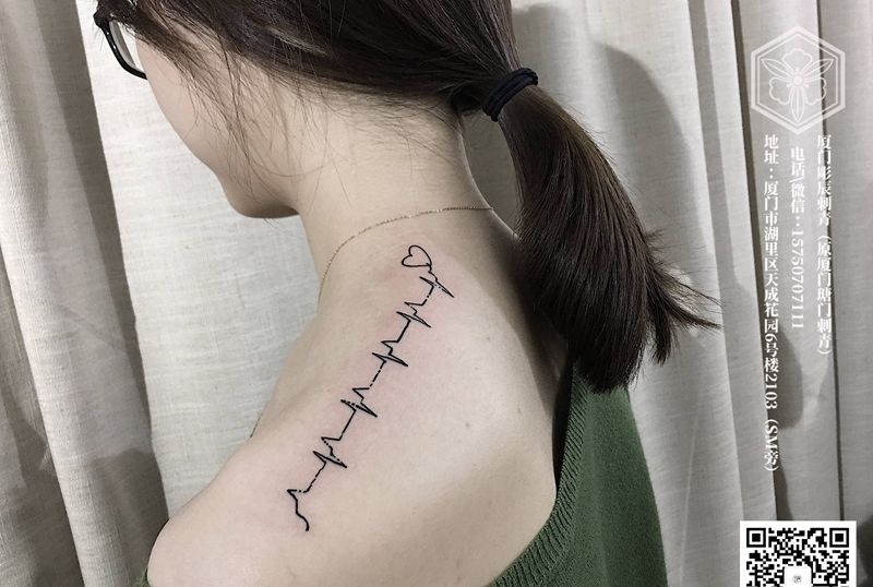 小清新心电图纹身图片_肩部小清新心电图纹身图案