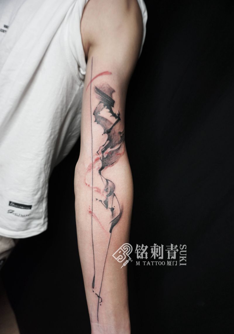水墨画纹身图片_手臂水墨纹身图案