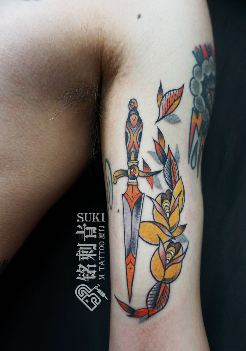 oldschool剑纹身纹身图片_手臂Old School纹身图案