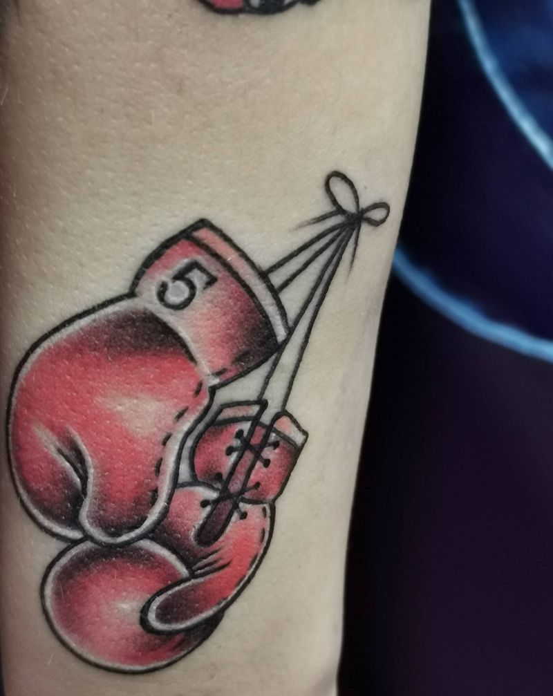 拳击手套纹身图片_Old School纹身图案