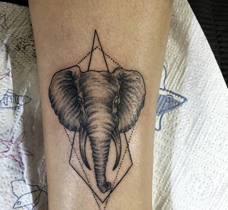 欧美象纹身图片_成品腿部欧美几何动物纹身图案