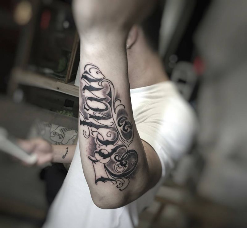 花体包小臂主体 背景没做纹身图片