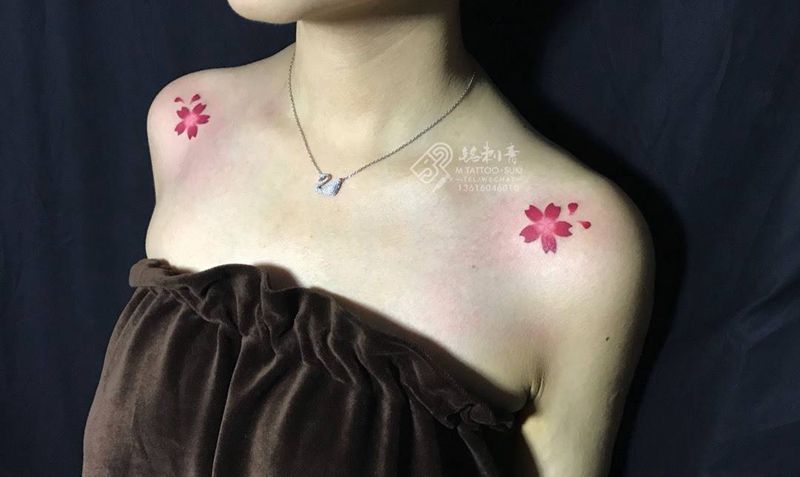 小清新 肩花纹身图片