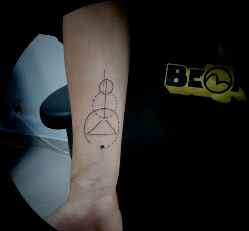 几何小图纹身图片_手臂几何纹身图案