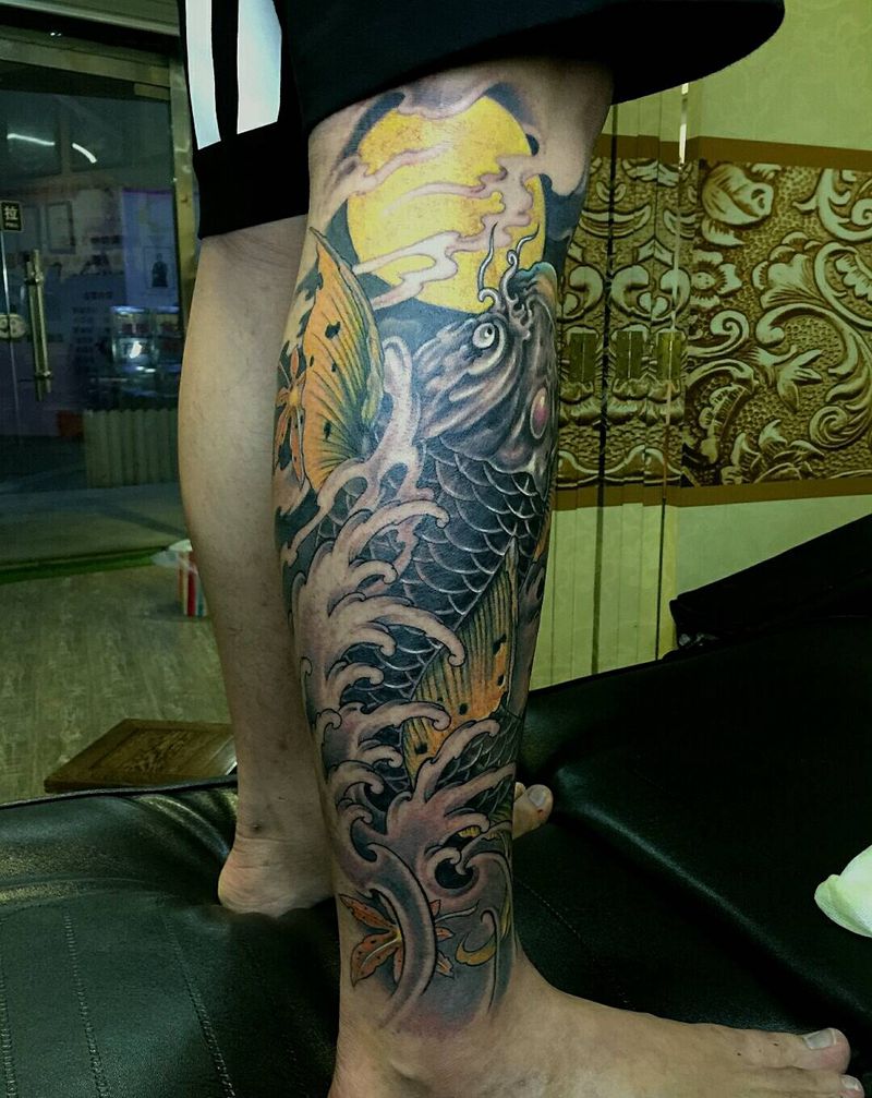 鲤鱼半包小腿纹身图片_腿部脚部传统清新鬼神宗教原创厦门福建成品纹身图案