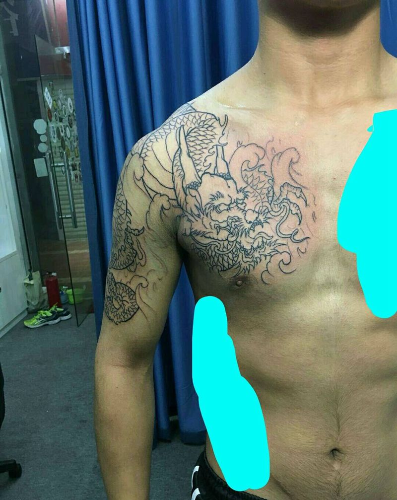 原创传统半胛龙,线条完成纹身图片_肩部胸部手臂传统原创成品纹身图案