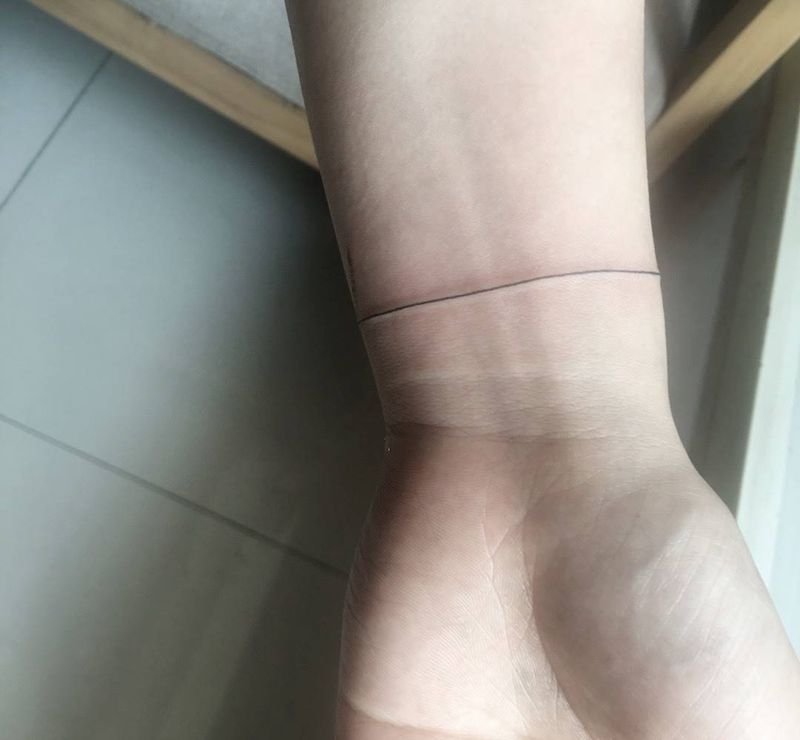 一条直线纹身图片_成品手臂清新纹身图案