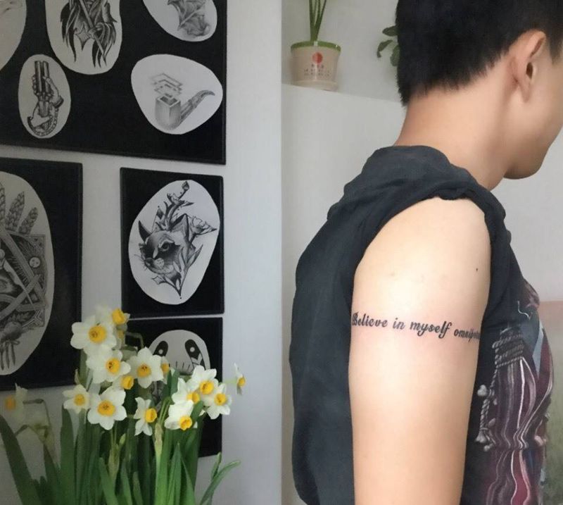 英文臂环纹身图片_成品手臂字符纹身图案