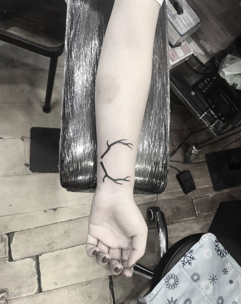 小鹿角纹身图片