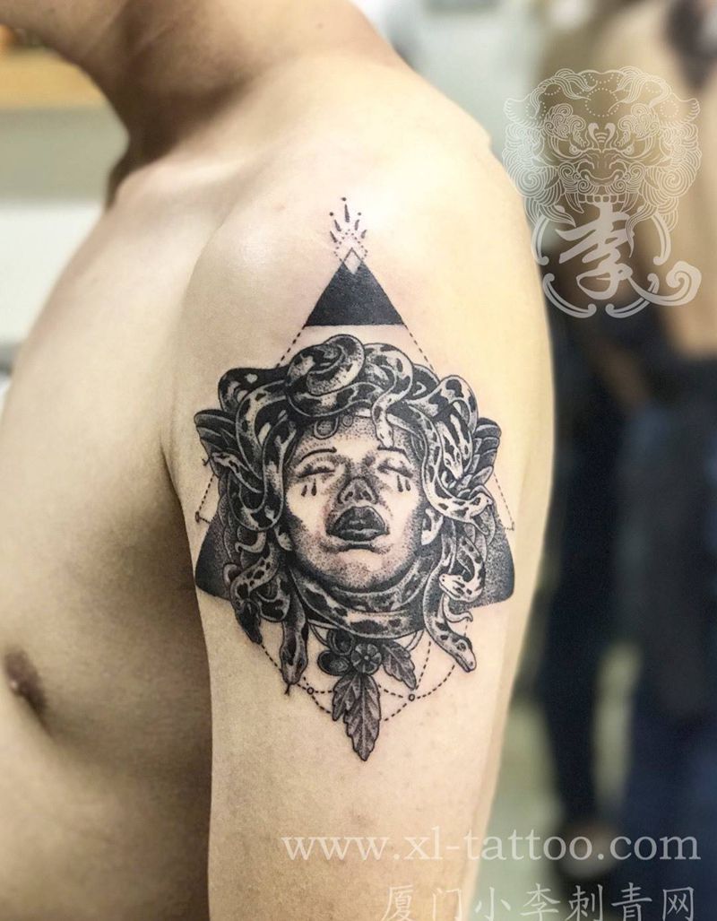 美杜莎纹身图片_成品手臂欧美写实清新肖像人物鬼神厦门纹身图案