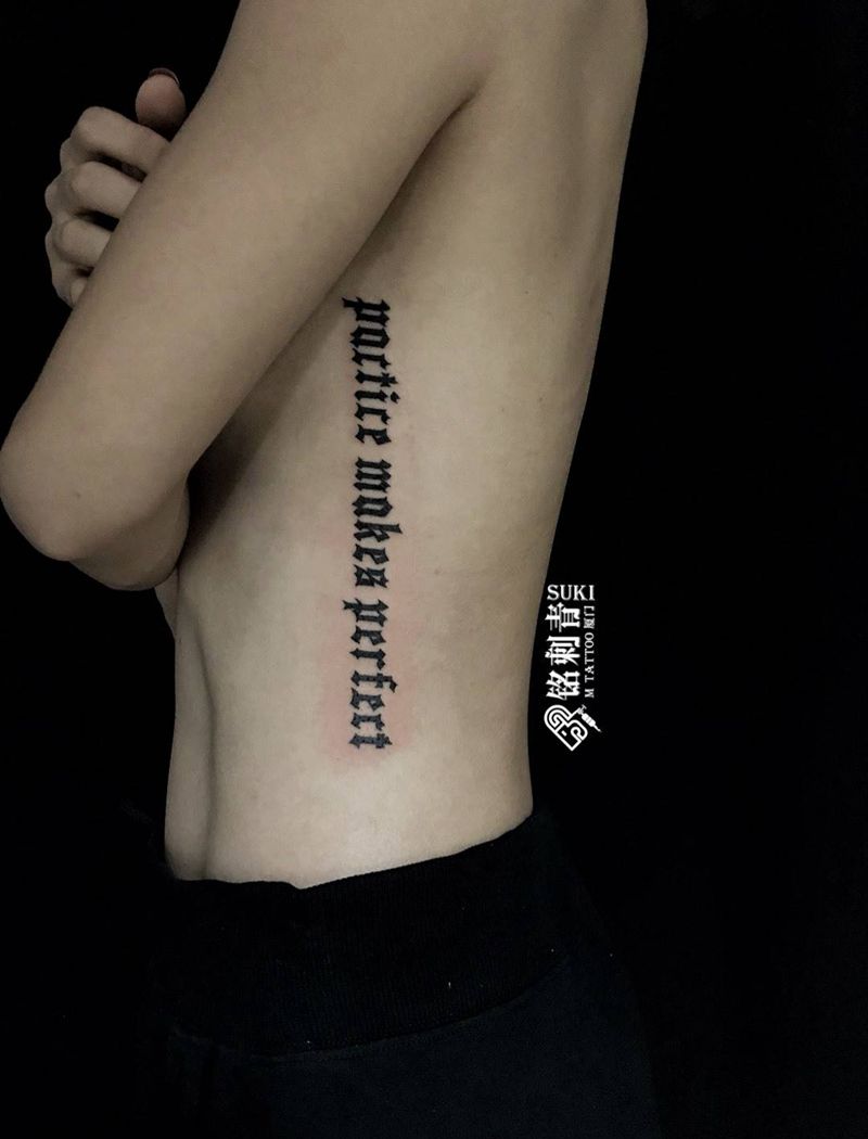 侧腰英文纹身图片