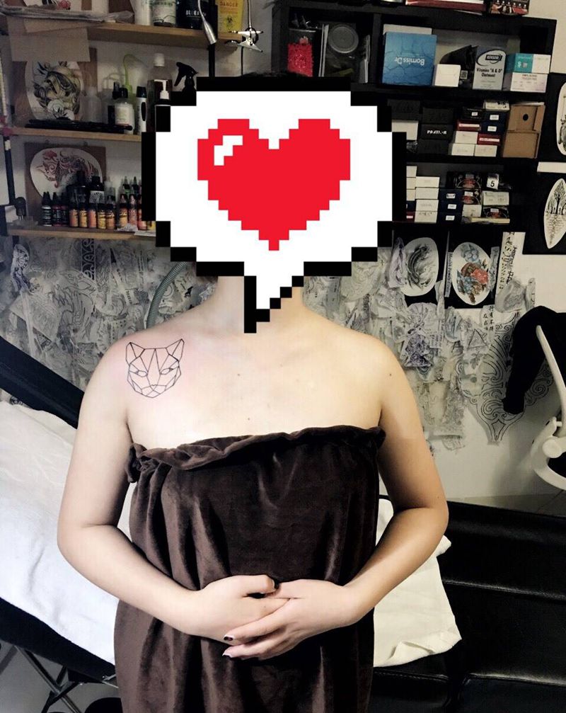 几何猫纹身图片_成品肩部欧美几何动物纹身图案