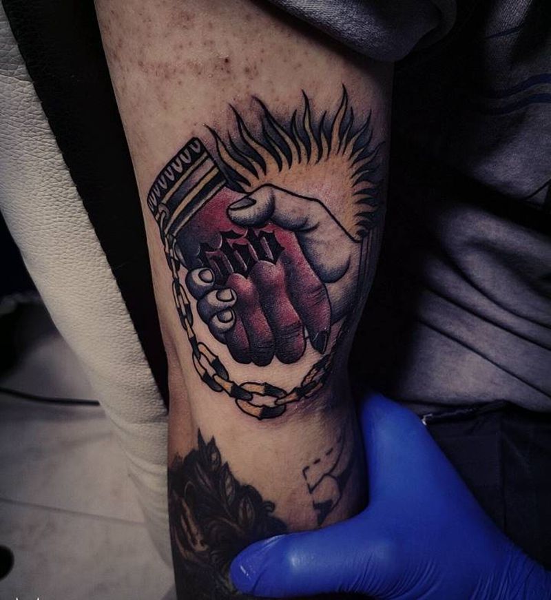 与魔共舞纹身图片_手臂手部New School欧美写实超写实纹身图案