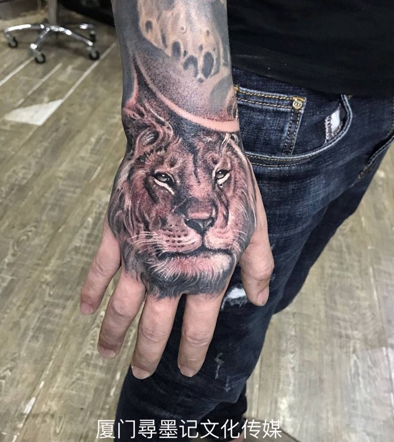 狮子纹身图片