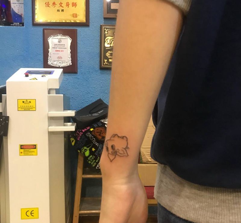 手臂 小臂 猪纹身图片