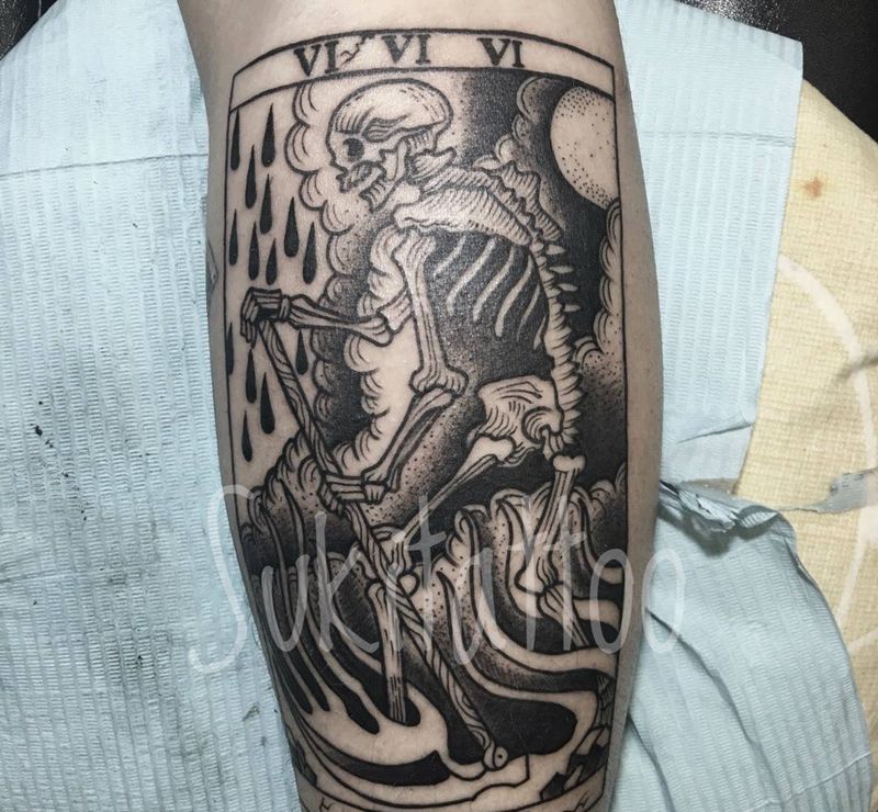 欧美暗黑骷髅纹身图片_欧美腿部成品纹身图案