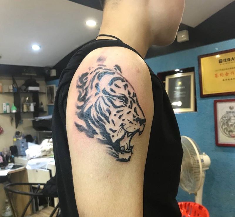 图腾虎纹身图片