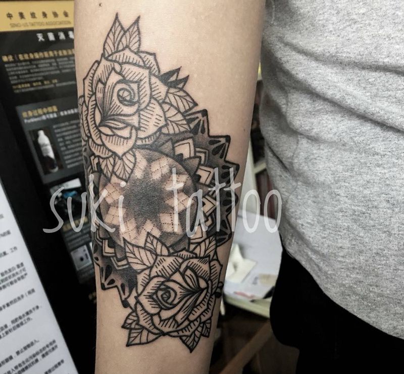 曼陀罗纹身图片