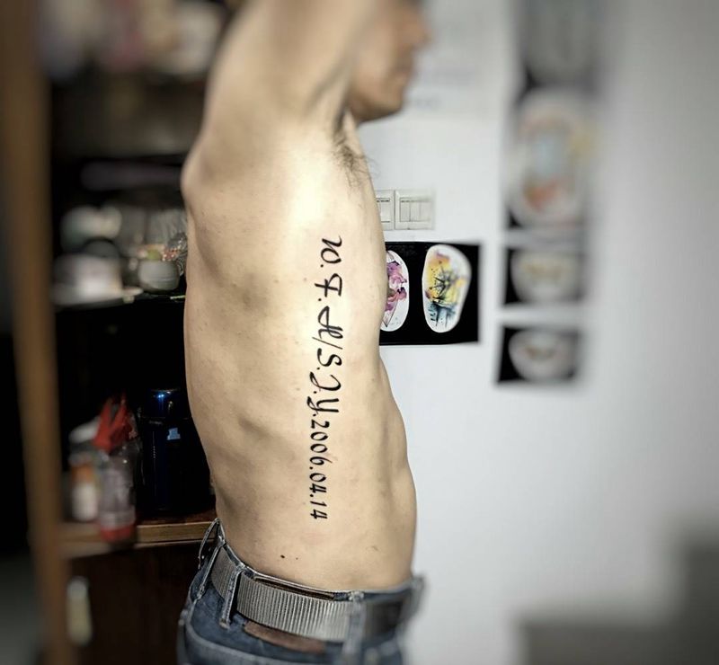 侧腰英文纹身图片_成品腰部欧美字符纹身图案