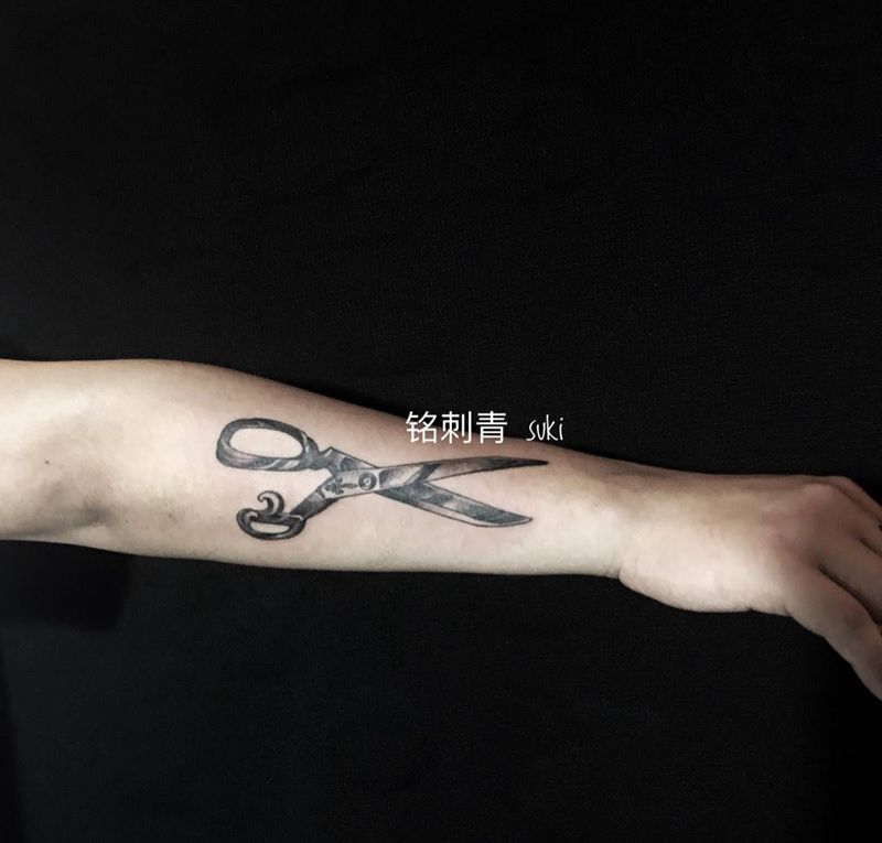 剪刀纹身图片