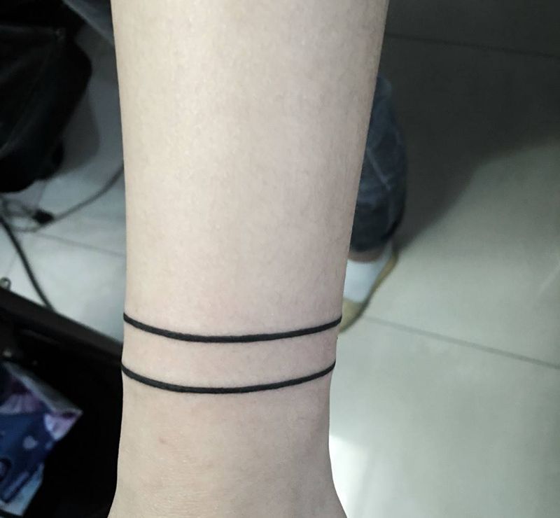 酷酷的手环纹身图片_清新欧美手部纹身图案