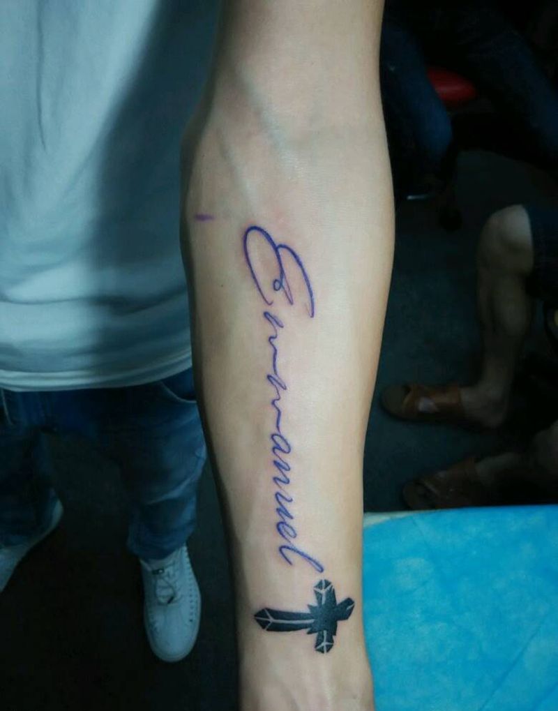 英文＋十字架纹身图片_手臂欧美习俗清新字符图腾宗教原创成品纹身图案