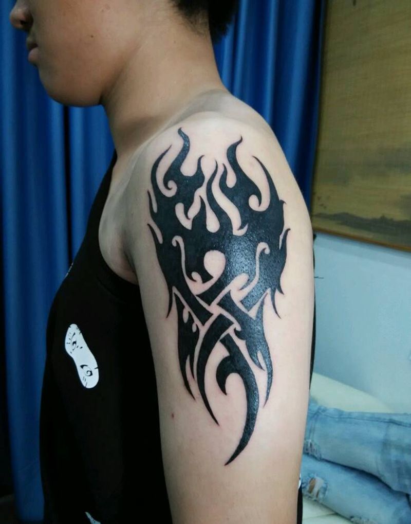 大臂图腾纹身图片_手臂欧美图腾成品纹身图案