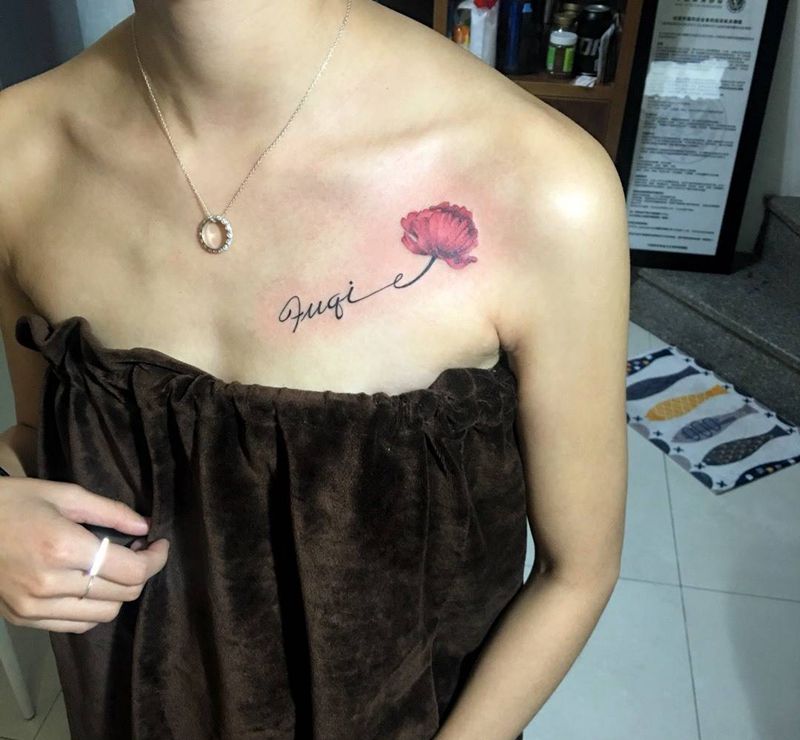 又是花纹身图片_成品胸部欧美清新纹身图案