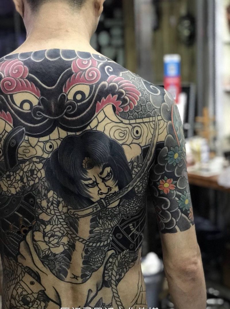 张顺破水纹身图片_臀部背部腰部肩部传统人物鬼神厦门纹身图案