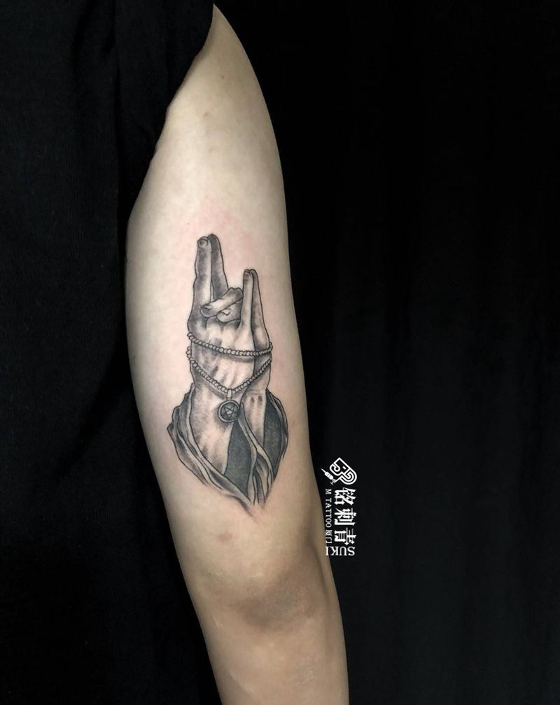 祈祷手纹身图片