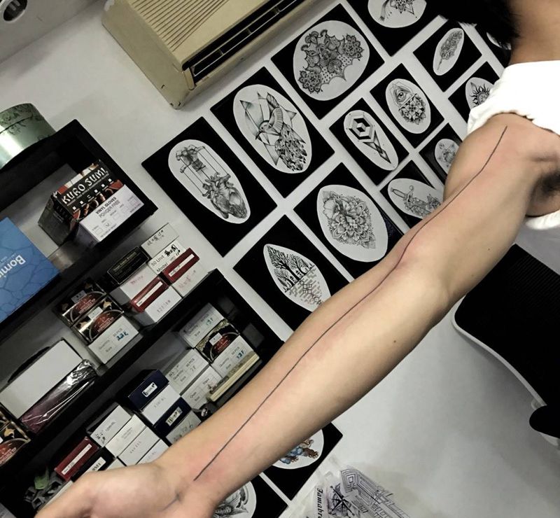 直线纹身图片
